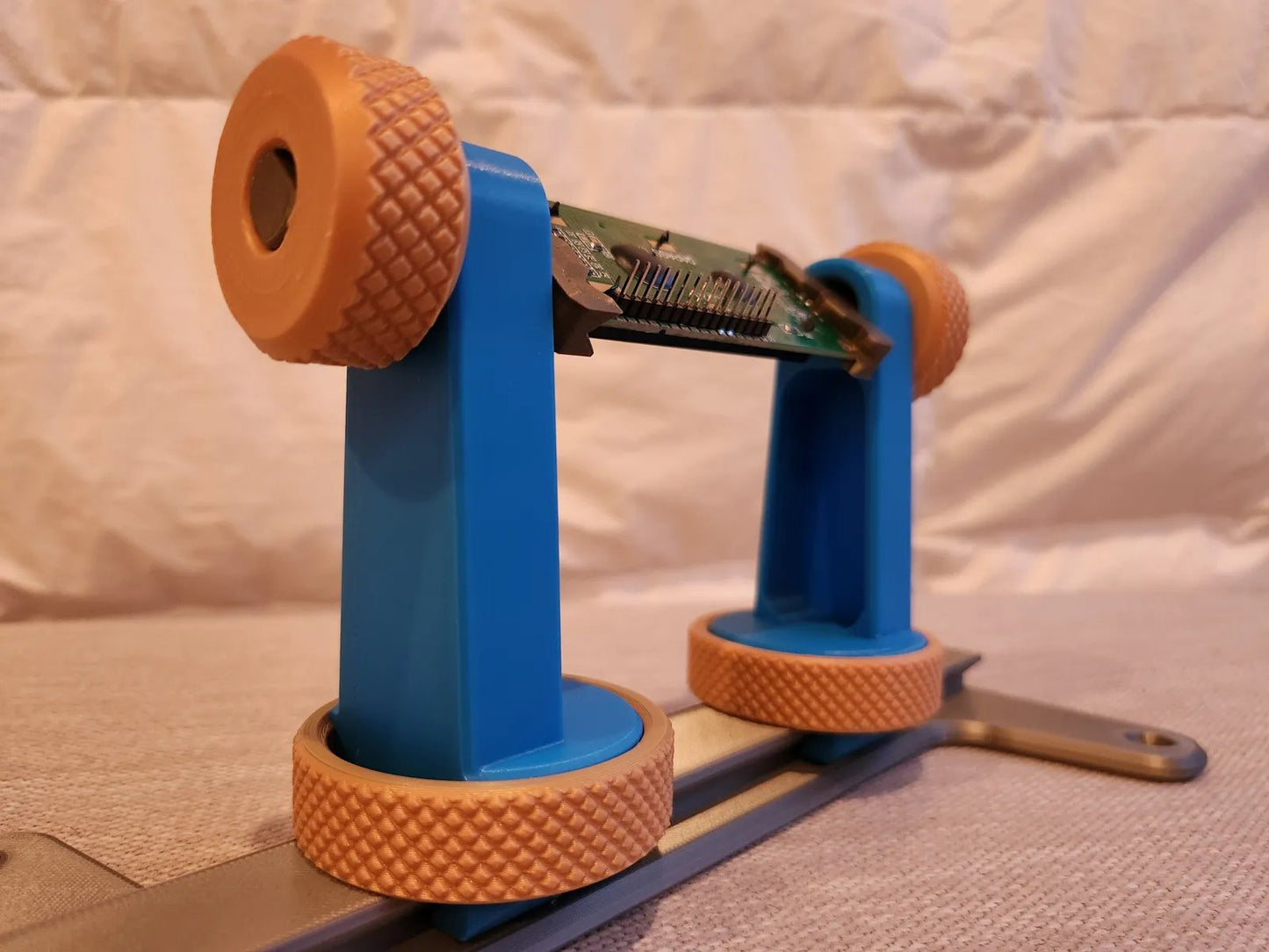 Verstellbar PCB Halter Werkzeug von HC3D Produktbild