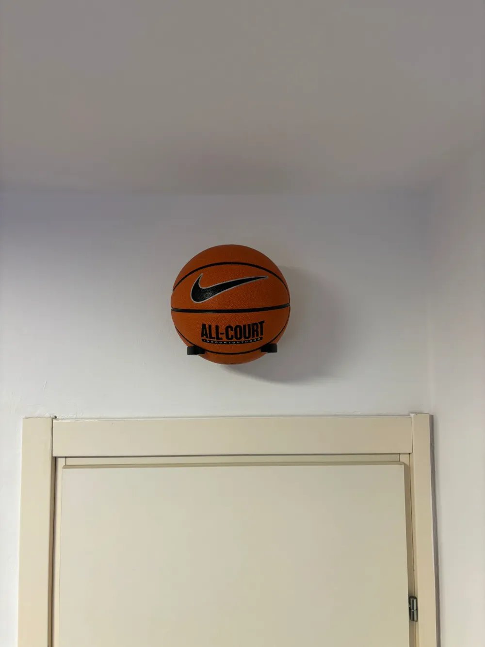 Basketball Holder Size Ball – Basketballständer Ballgröße Basketballhalter Sportball Basketballzubehör by HC3D Produktbild