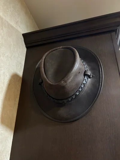 Wall Mount Hat Hook – Wandhaken Hutständer Wandgarderobe Hutablage Kleiderhaken by HC3D Produktbild